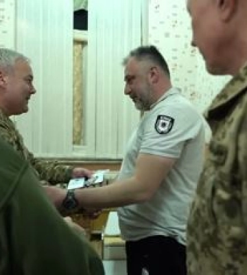 Генерал Наєв відвідав військових у Чернігівському шпиталі: перевірив як лікують