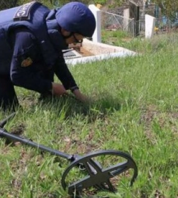 У Харкові деякі кладовища закриють для відвідування через мінну небезпеку