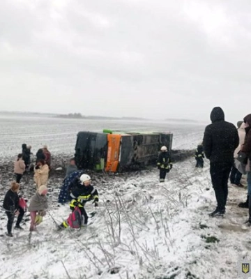 На Хмельниччині перекинувся автобус з пасажирами