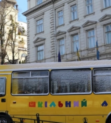 Ще сім громад Львівщини отримали нові шкільні автобуси