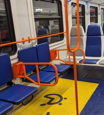 З Рівного до Львова вперше відправилася модернізована електричка: як вона виглядає (ВІДЕО)