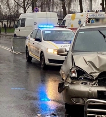 Не дотримав дистанції: у Луцьку п&#039;яний водій врізався в машину попереду 