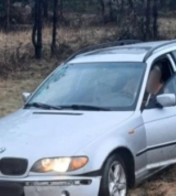 Рівненські патрульні допомогли водію, авто якого злетіло у кювет