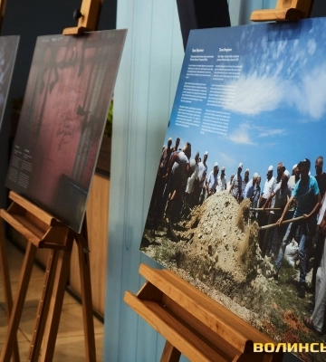 Фотовиставка “Історії з окупованого Криму” відкрилась у Луцьку