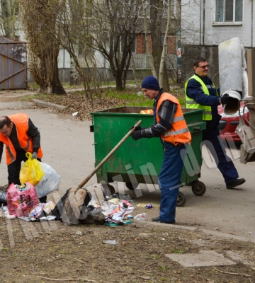 В Донецке некому вывозить мусор, признали в «ДНР»