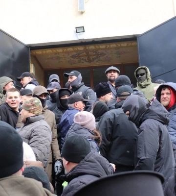 В Івано-Франківську позбулися храмів УПЦ МП: під час богослужіння не обійшлося без сутичок