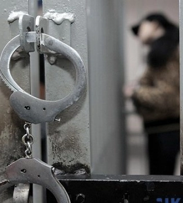 У Львові чоловіка засудили до 8 років ув’язнення за розбещення дівчинки у шкільній вбиральні