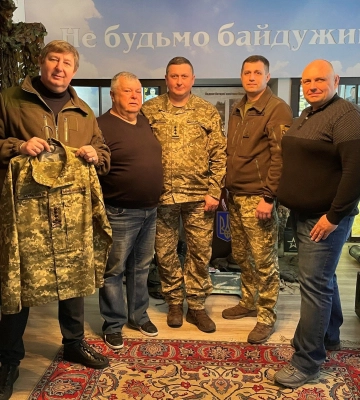 Волинський музей отримав форму Головнокомандувача ЗСУ Валерія Залужного