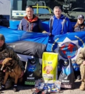 Службовим собакам із Рівненщини передали дві тонни корму