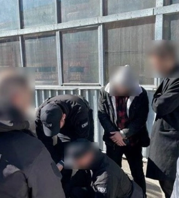 В Одесі затримали митника за вимогу хабаря