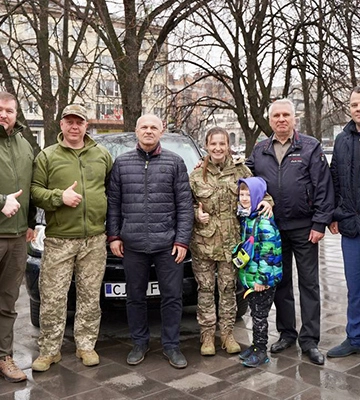 Військовим із Полтавщини передали авто й медикаменти