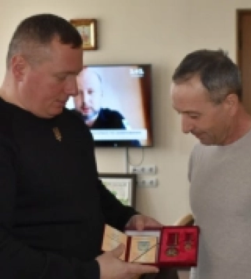 Тракторист з села на Волині отримав нагороду за розвиток агропромислового комплексу