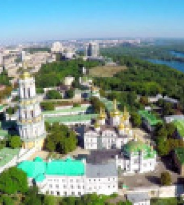 МП не залишив Лавру й не пустив комісію з Мінкультури (ВІДЕО)