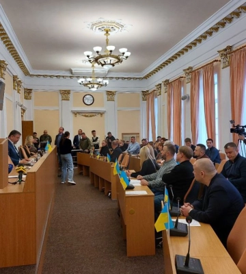 Опозиційні депутати з’явилися на позачергову сесію Полтавської міськради