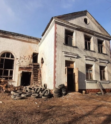 Рашисти пошкодили на Сумщині 18 будинків, будинок культури, ліцей, церкву і ЛЕП