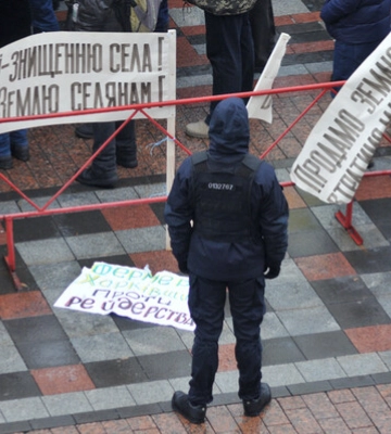 Землю в Україні купують бандити, прокурори, високопосадовці, а найменше - сільгоспвиробники – Асоціація фермерів
