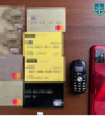 У Сумах судитимуть трьох співкамерників, які з СІЗО ошукували людей по всій Україні