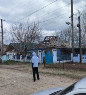 Російська авіація вдарила по Бериславу, є поранений