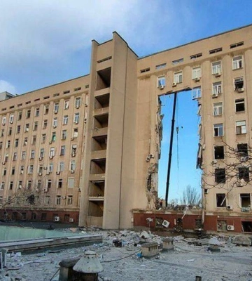Сьогодні річниця ракетного удару по будівлі Миколаївської ОВА: в області приспустили прапори