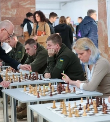 У Львові пройшов сеанс одночасної гри на 68 дошках