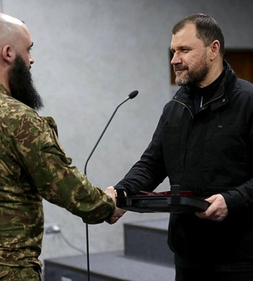 Ігор Клименко вручив державні нагороди та відомчі відзнаки бійцям Національної гвардії Ігор Клименко вручив державні нагороди та відомчі відзнаки бійцям Національної гвардії