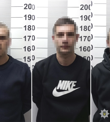 Чоловіки з Рівненщини забрали у пенсіонерки понад 130 тисяч гривень та 200 євро