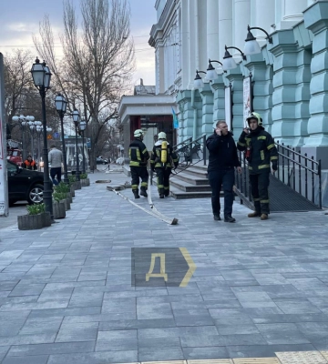 50 млн грн на реконструкцию: в Одессе горел Украинский театр (видео)
