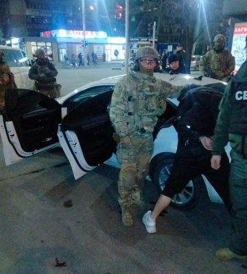 У Дніпрі намагалися викрасти людину посеред вулиці – злочинців затримано