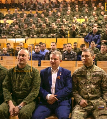 Любят жен и корпоративы: появились семейные фото пилотов ВС РФ, бомбивших Мариуполь