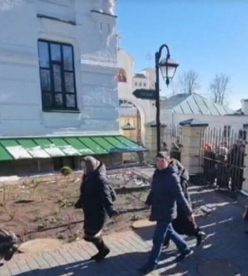 Московський патріархат блокує роботу комісії на території Лаври (відео)