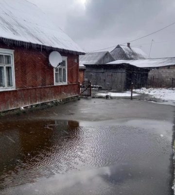 На Рівненщині затопило подвір’я приватного домогосподарства