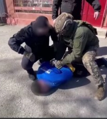 В Ужгороді затримали наркоторговця: під час обшуку в зловмисника вилучили розфасований метамфетамін