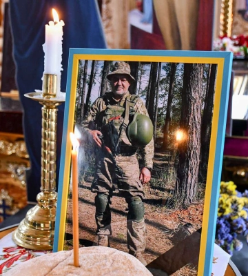 На Дніпропетровщині попрощалися з воїном ЗСУ, який загинув під час артилерійського обстрілу (Фото)