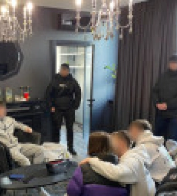 Дело &quot;пьяных вечеринок&quot;: двое подозреваемых внесли залог и вышли из-под стражи