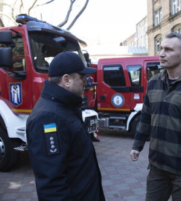 Лейпциг передав Києву чотири сучасні пожежні автомобілі, - Кличко
