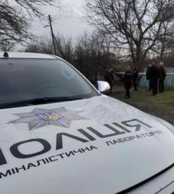 Вбила чоловіка та зателефонувала до поліції: правоохоронці затримали жительку Полтавської області
