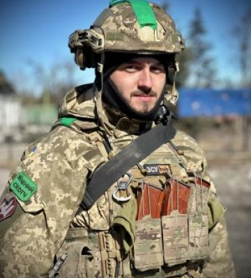 Залишатися осторонь навіть не думав