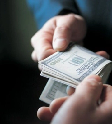 Суд взяв під варту чоловіків, які вимагали у миколаївця $7 тисяч неіснуючого боргу