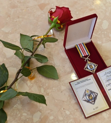 Відзнаку &quot;РНБО України&quot; ІІ ступеня вручили на Закарпатті бойовій медикині Світлані Акопян