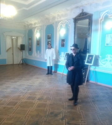 В обласному драматичному театрі відкрито виставку фото-митців