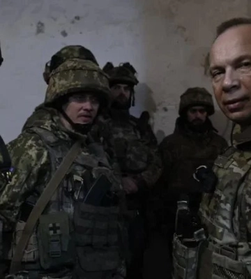 Сирський про ситуацію в Бахмуті: Росіяни перейшли до &quot;сирійської&quot; тактики випаленої землі, оборона міста триває