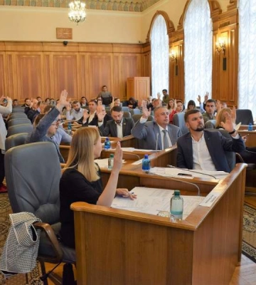 Львівська облрада просить парламент прискорити припинення повноважень депутатів від заборонених партій