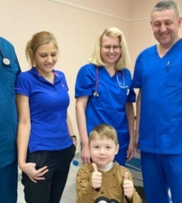 Донором стала родная бабушка: во Львове пересадили почку ребенку с тяжелым поражением органа