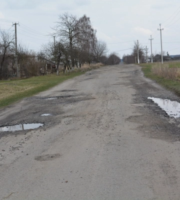Луцькі депутати просять відновити дороги в селах громади та передбачити кошти на капітальний ремонт