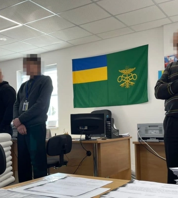 Бюджет потерял 2 млн грн: на Житомирской таможне раскрыли схему с оформлением авто из Европы
