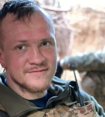 Від отриманих поранень у госпіталі помер воїн та ексдепутат Франківської міськради Віталій Мерінов