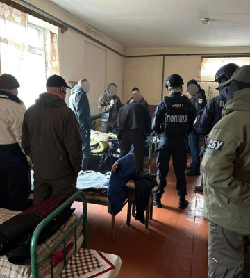 Рівненщині поліцейські викрили чергову шахрайську схему, яка працювала у колонії