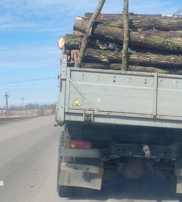 У Рівненському районі водій їздив із підробленими документами
