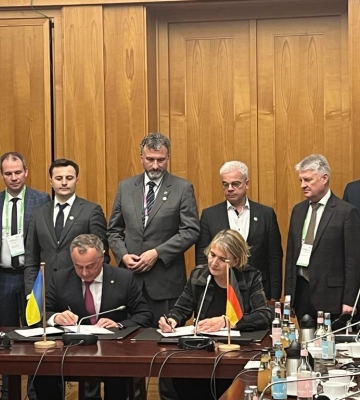 Результат кропіткої багаторічної праці: У Німеччині підписано Меморандум про співробітництво з Україною у сфері відновлювальної&amp;hellip;