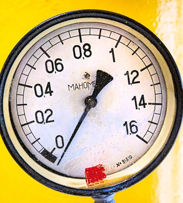 The Economist: Российские нефть и газ все еще текут через Украину, но почему?